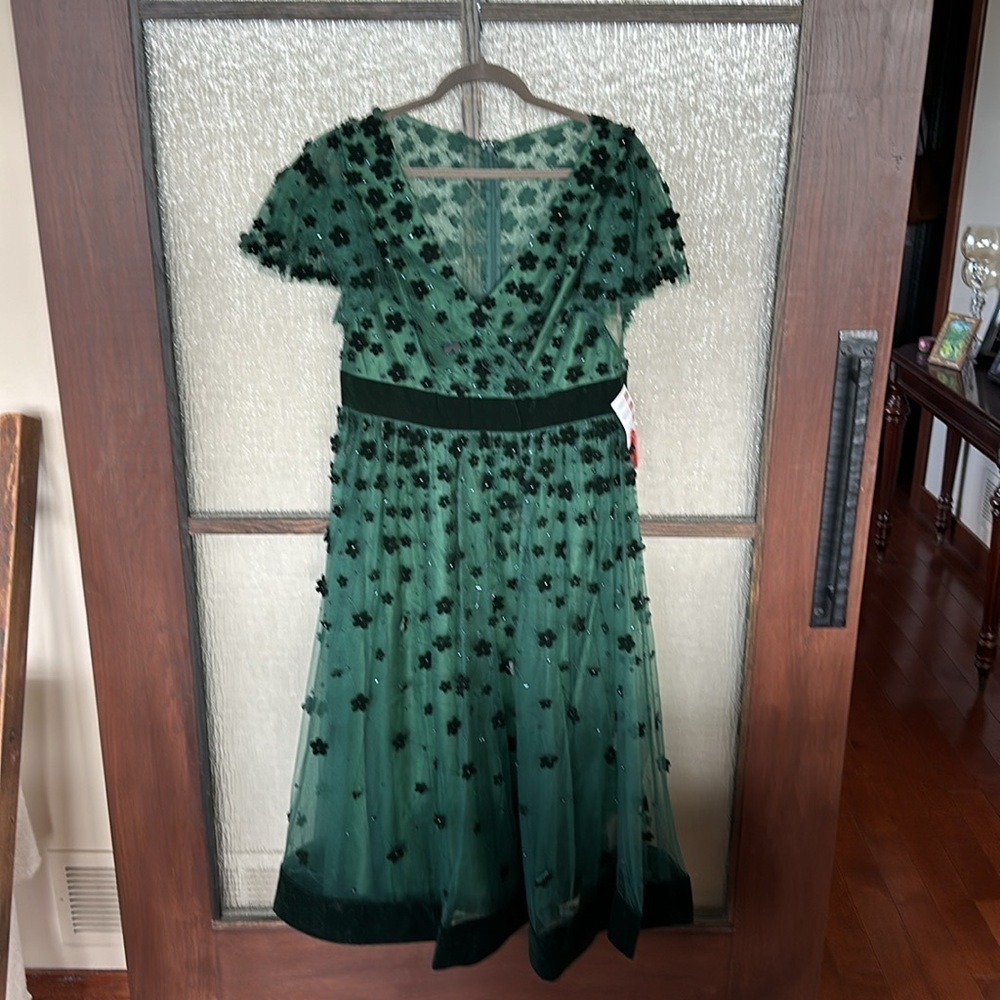 Mac Duggal 67854 EMBELLISHED BUTTERFLY SLEEVE VELVET HEM MIDI DRESS size 12